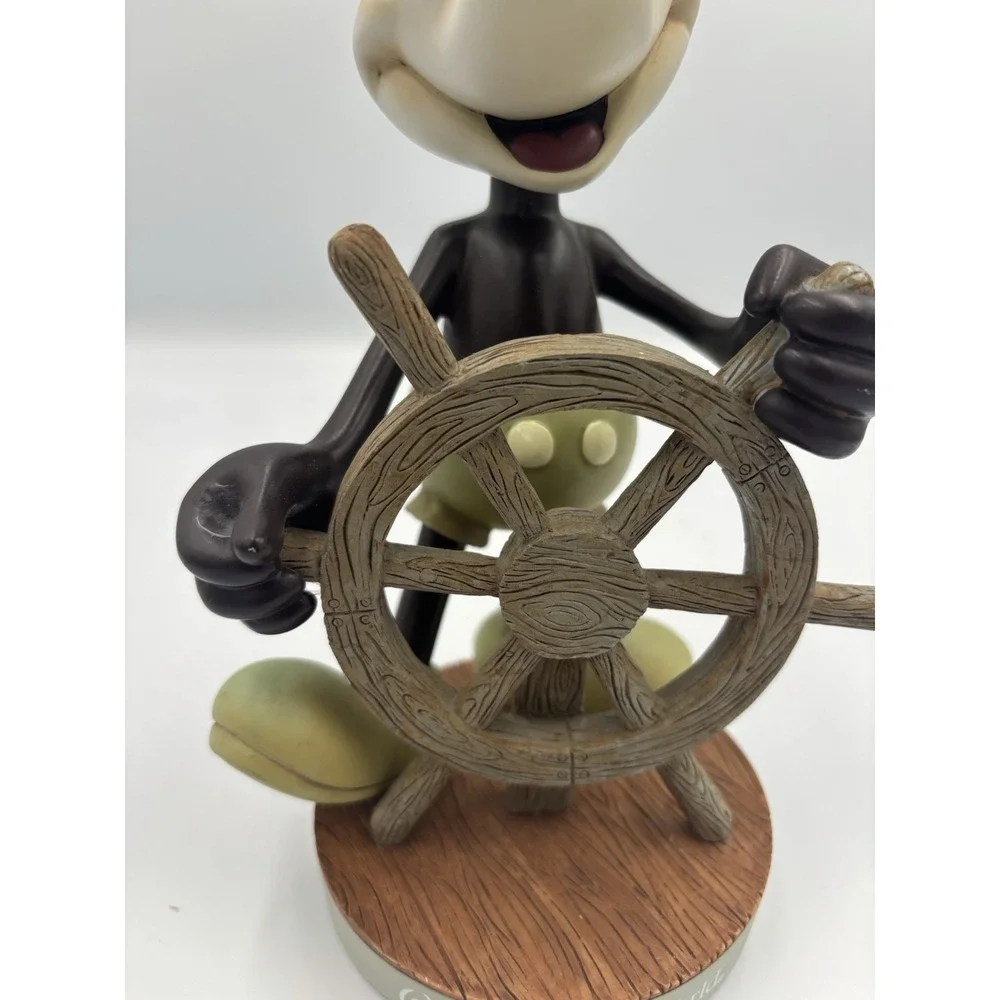 mickey mouse steamboat pilot enchanted‎